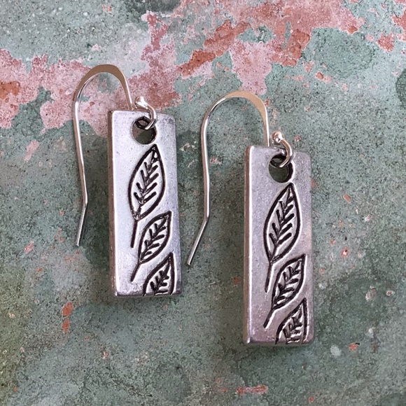 Sterling Silver Sundance charm Earrings - Picture 11 of 12